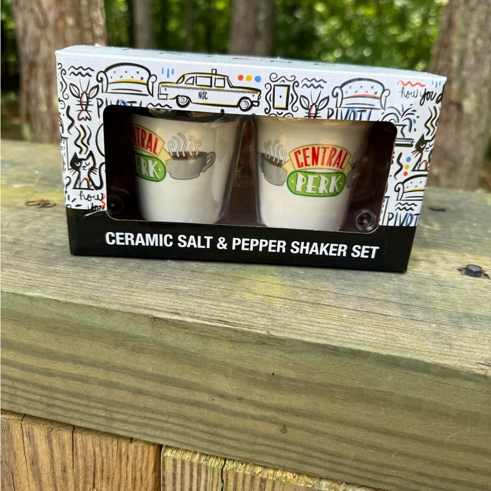 Central Perk Ceramic Salt & Pepper Shaker Set